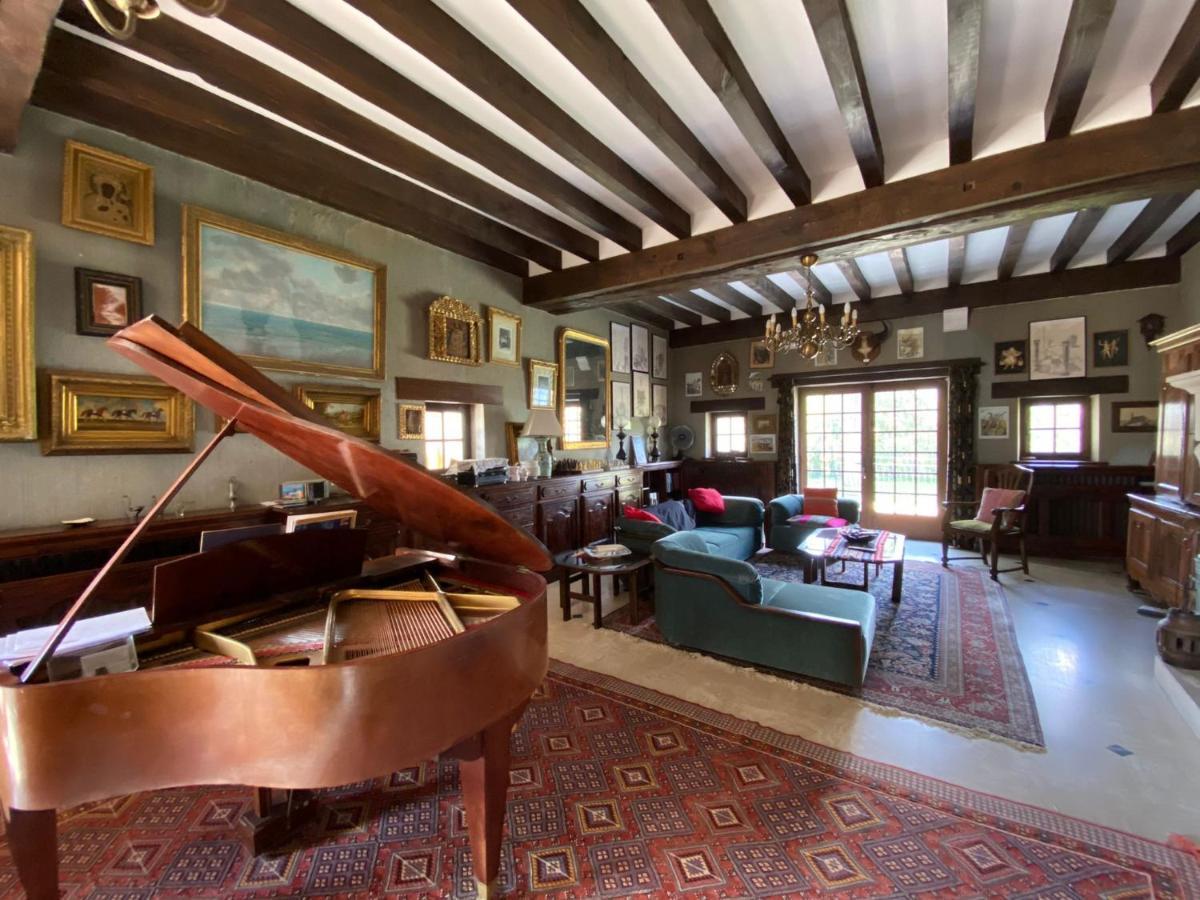 Maison Des Arts Francueil المظهر الخارجي الصورة