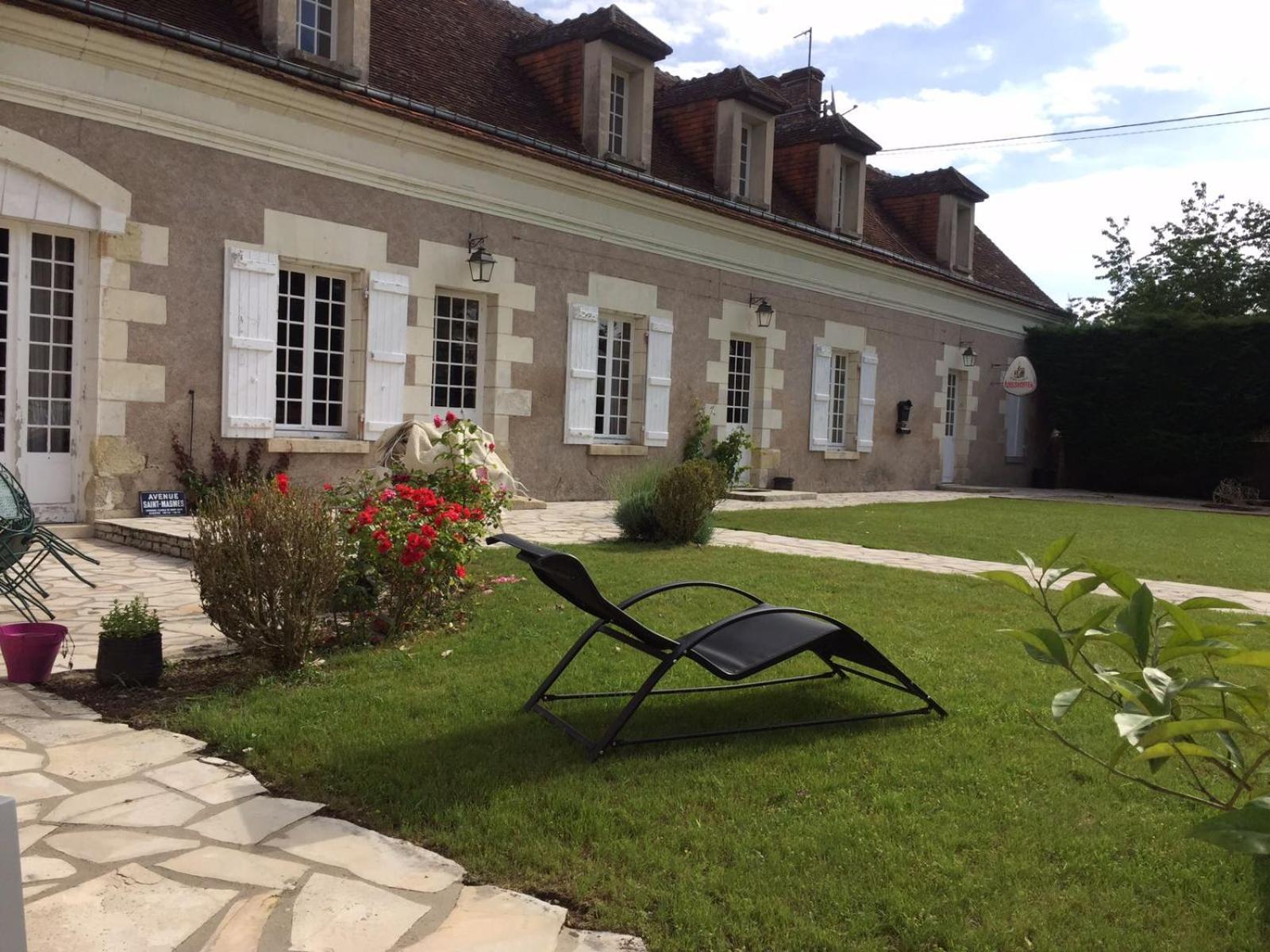 Maison Des Arts Francueil المظهر الخارجي الصورة
